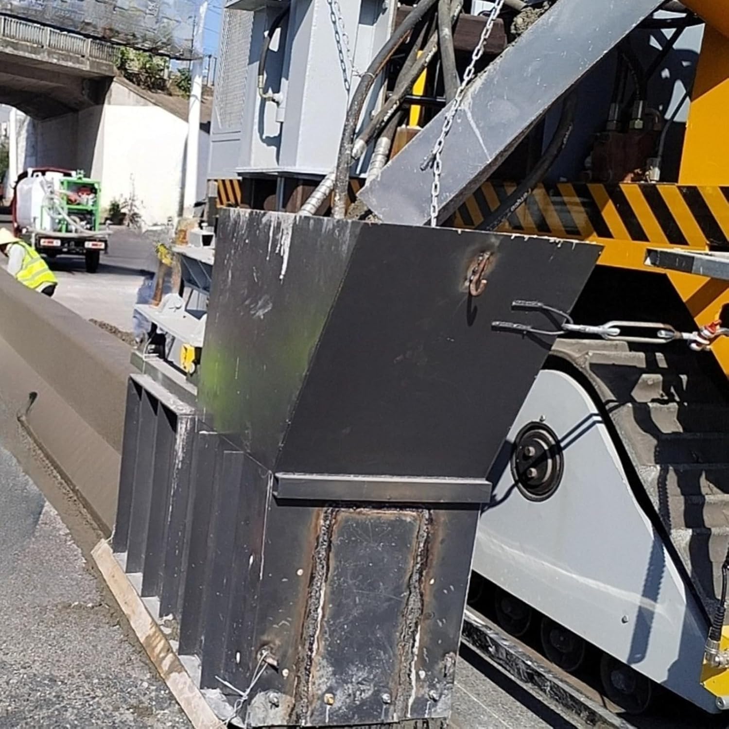 Step-by-step guide for best concrete curb slipform paver,concrete curb machine worth buying,slipform paver vs traditional forming,automatic curb and gutter machine pros cons,best road kerb maker for contractors,should I buy a slipform paver - complete tutorial