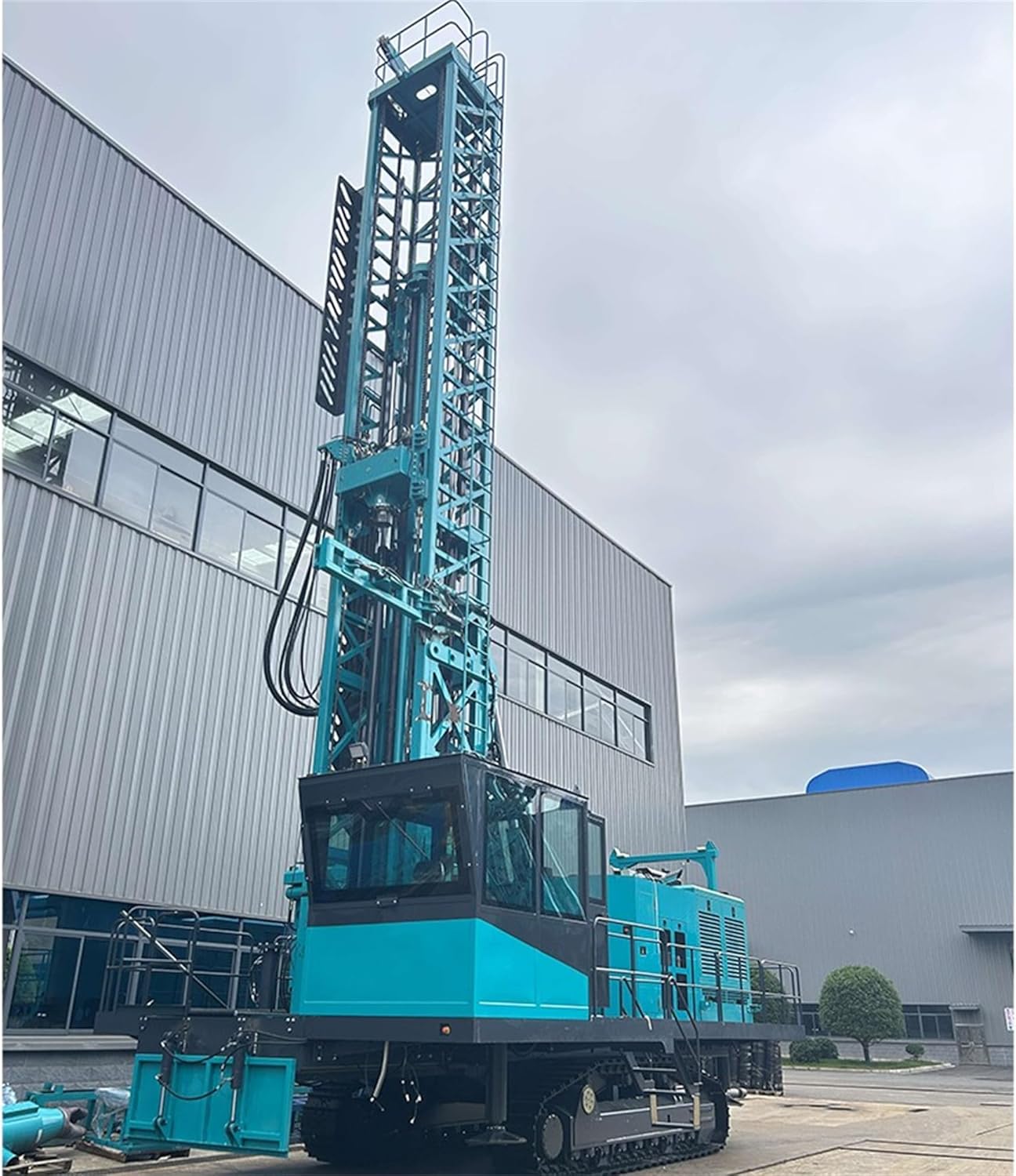 crawler water well drilling rig,best tracked drilling equipment,crawler drilling rig pros cons,should I buy a crawler water well drilling rig,crawler water well drilling rig vs truck mounted,crawler well drilling machine worth buying unboxing and complete package contents