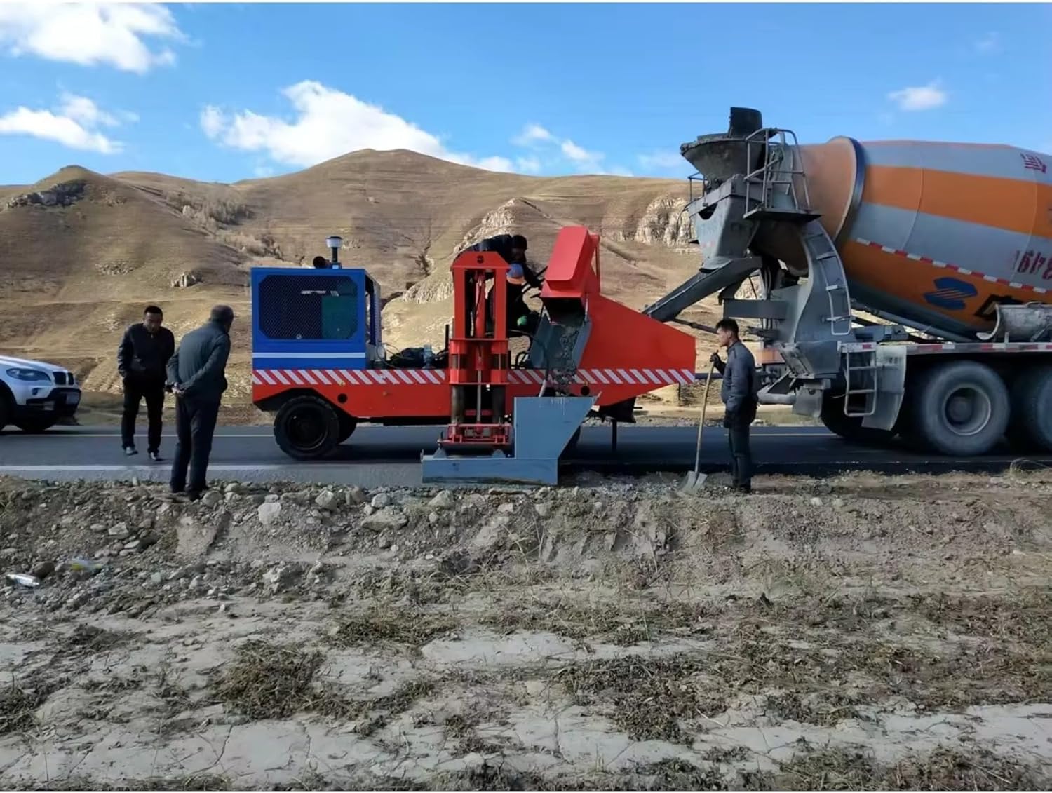 semi-automatic concrete slipform curb machine,should I buy concrete slipform curb machine,concrete slipform curb machine vs traditional curb building,best road kerb maker for highway paving,concrete slipform curb machine pros cons,concrete slipform curb machine worth buying performance testing and real-world results